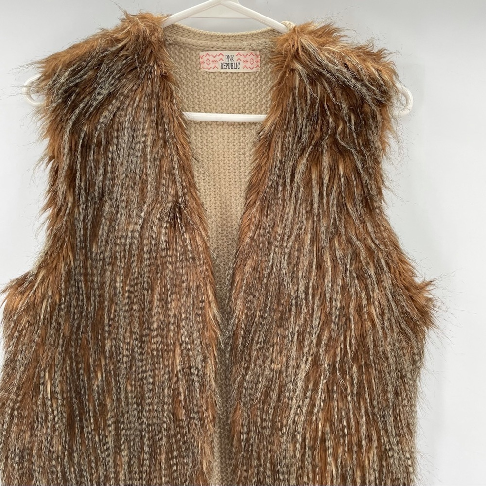 Pink Republic Faux Fur / Feather Vest - Picture 4 of 13